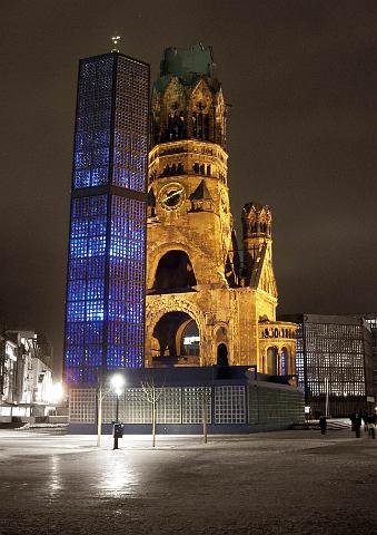 Kaiser Wilhelm Memorial Church.jpg - A quick look at the church near the bar